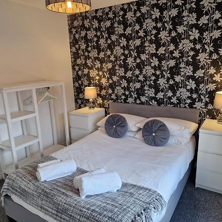 Hereford - Mayflower Coach House, Modern 2 Bedroom Property With Parking, Located South Of Hereford City, Suitable For Small Family, Couple Or Contractors - Sleeps Up To 5 Guests - Hosted By Rentmyhouse Eksteriør bilde