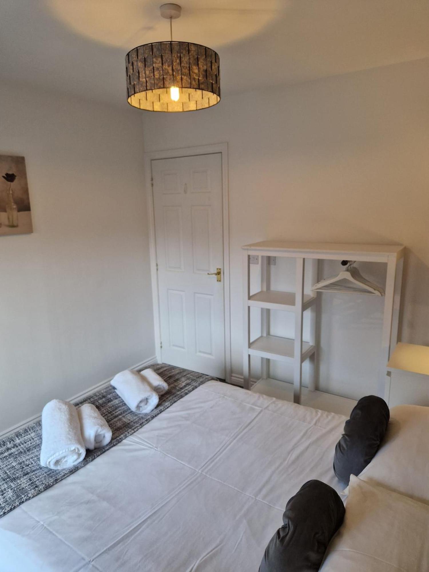 Hereford - Mayflower Coach House, Modern 2 Bedroom Property With Parking, Located South Of Hereford City, Suitable For Small Family, Couple Or Contractors - Sleeps Up To 5 Guests - Hosted By Rentmyhouse Eksteriør bilde